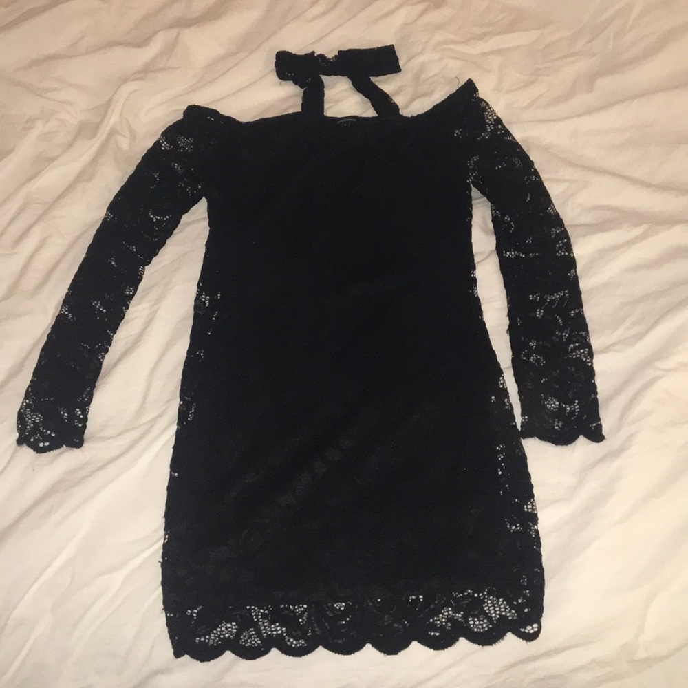 Black Long Sleeved Lace Bodycon Dress